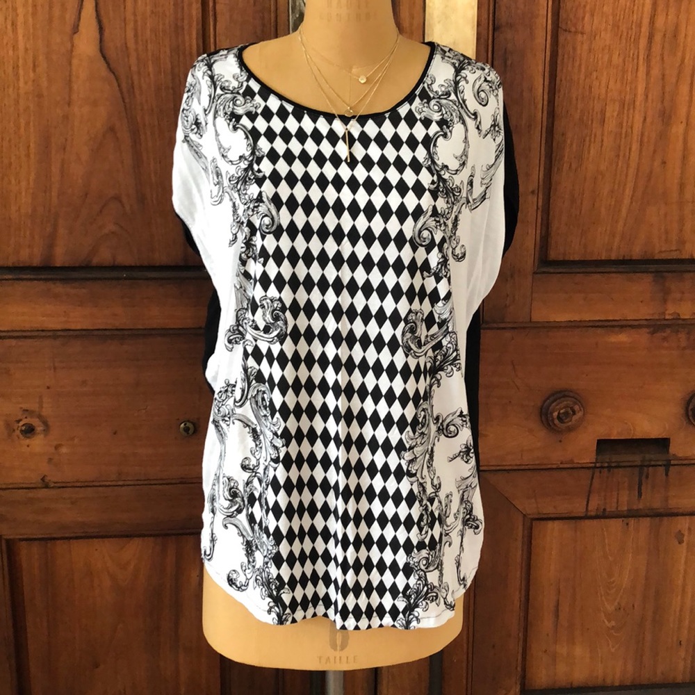 Black & White Tunic Large 100% Rayon by Forever 21